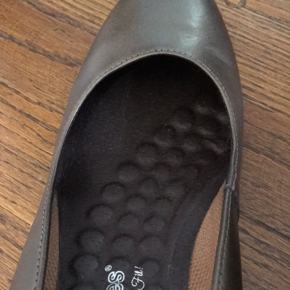 Walking Cradles | Neutral Metallic Heels - Picture 8 of 14